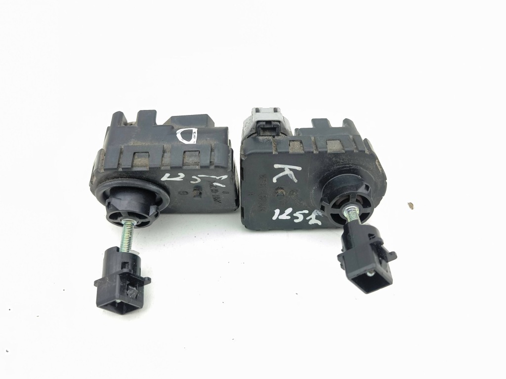 фото №1, Lexus ct 200h 2012 моторчик регулювання лампа 1j1812849a