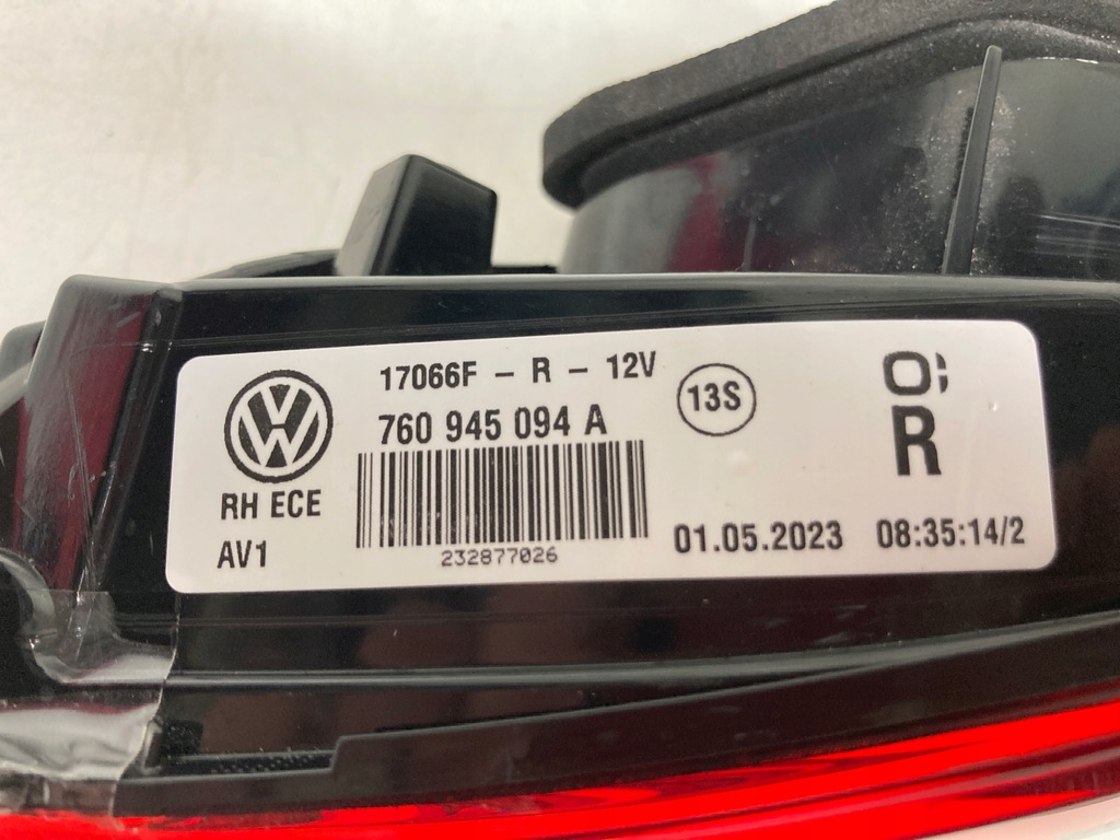 фото №9, Лампа правая задняя w крышка vw touareg iii 3 led