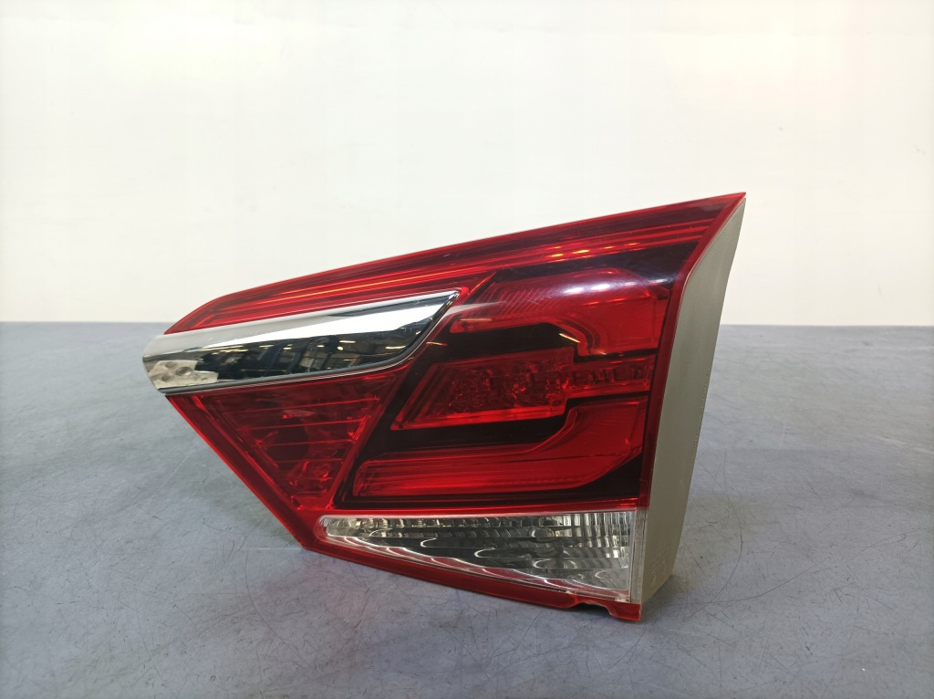 фото №1, Hyundai i40 i kombi лампа задня права w кришка led uk