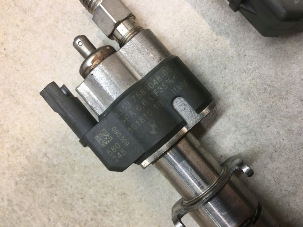 фото №8, Форсунка bmw 3 e91 fl 318 i 75890448-05