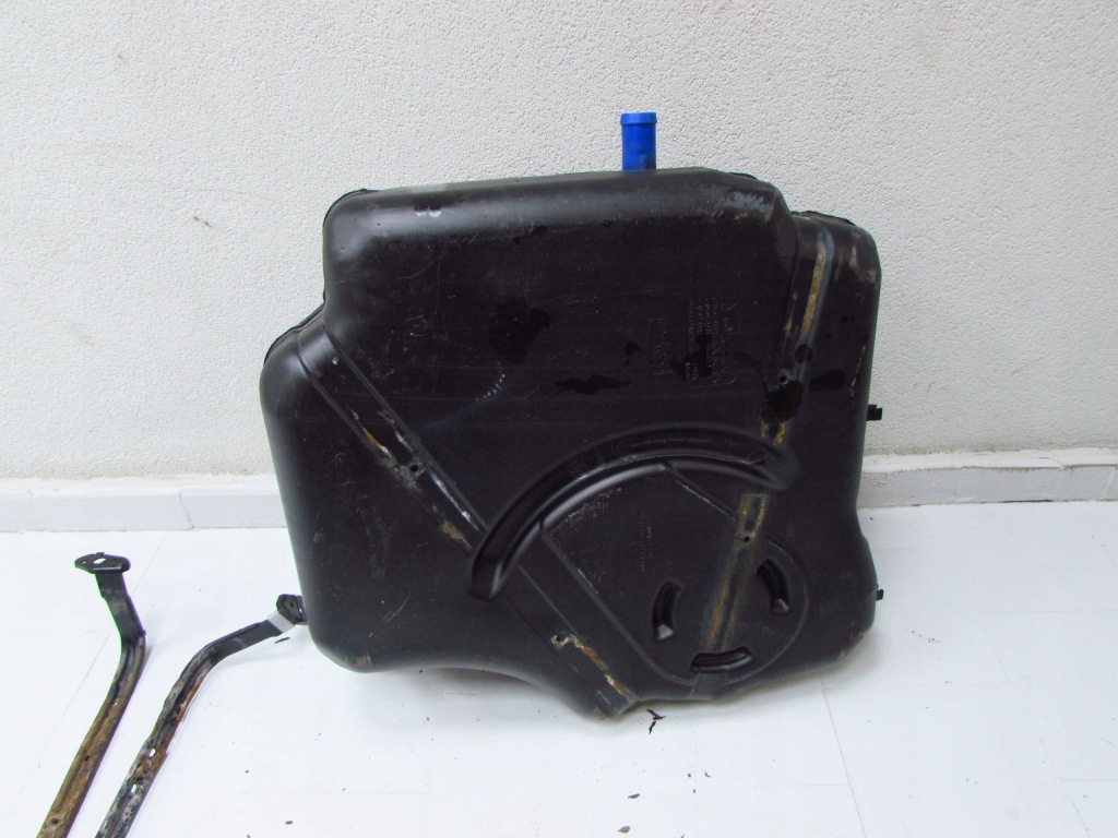 Volvo s40 v50 c30 c70 2.0 d4 06-13 бак bak топливной  4n51-9002 Недорого
