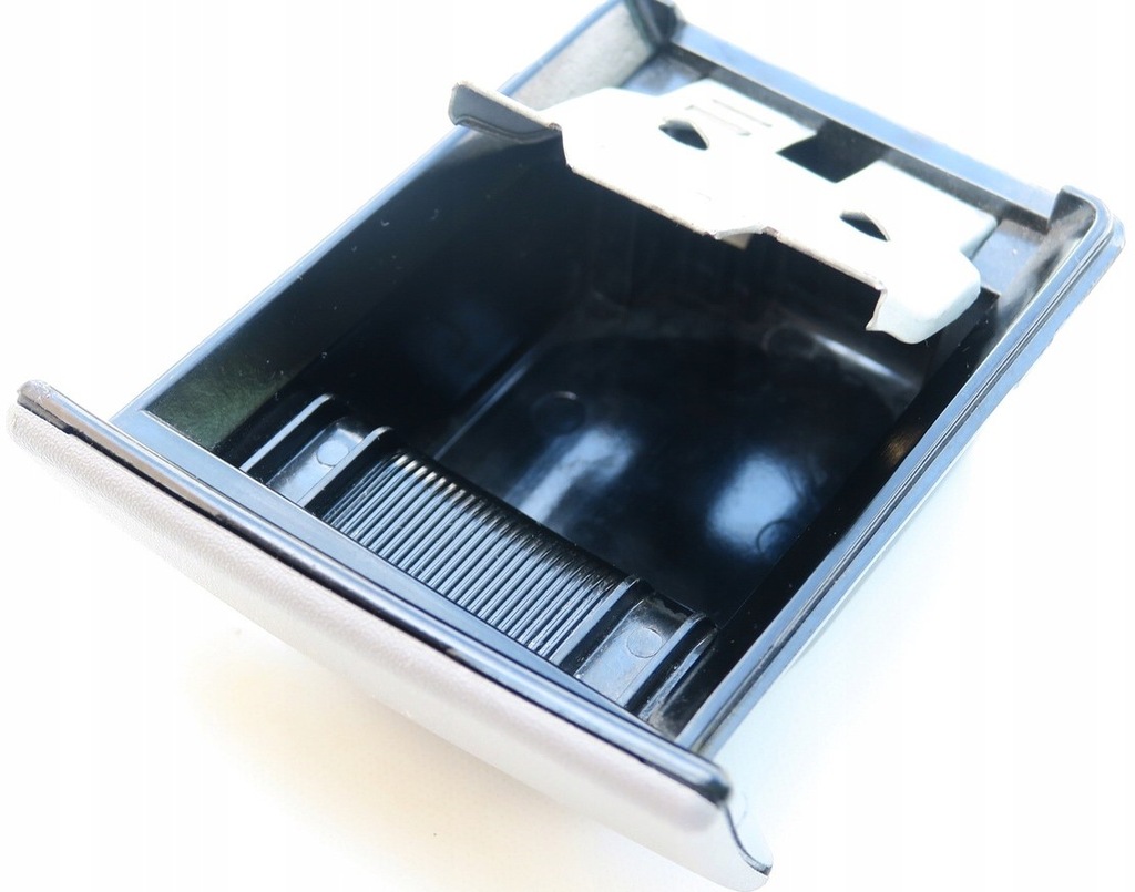 фото №1, Пепельница перед серая nissan almera tino