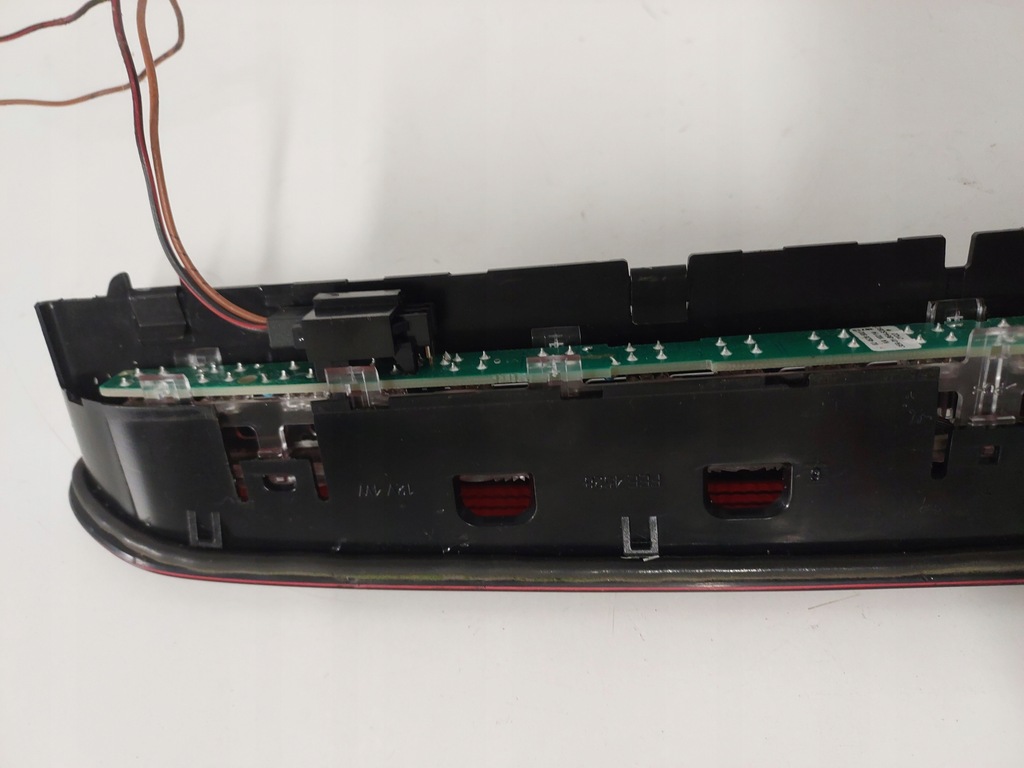 фото №7, Третій світло стоп vw golf vi kombi tiguan 5n0945097