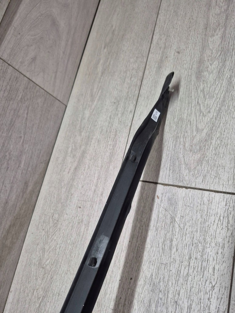 фото №8, 11533. taycan прокладка поріг двері правий перед 9j1837640