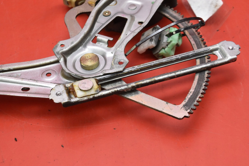 Підйомник скло правий перед eu 6004pa1033 mercedes ml w163 рестайлінг  01-05 Зі Шроту