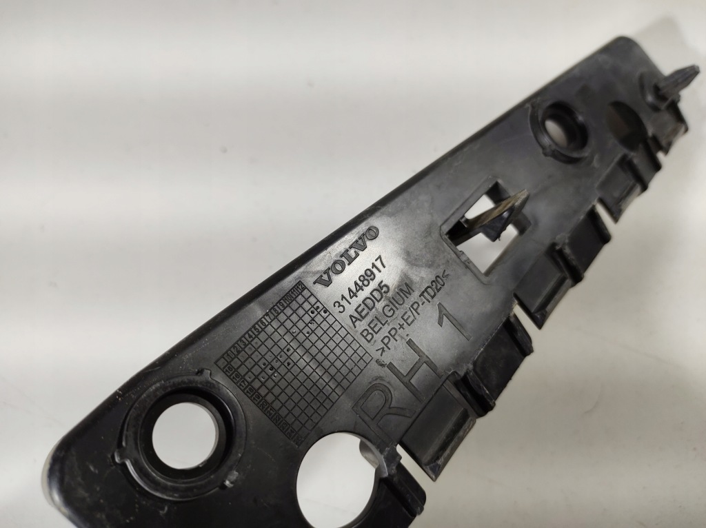 фото №11, Volvo v60 18r- напрямна кронштейн праве