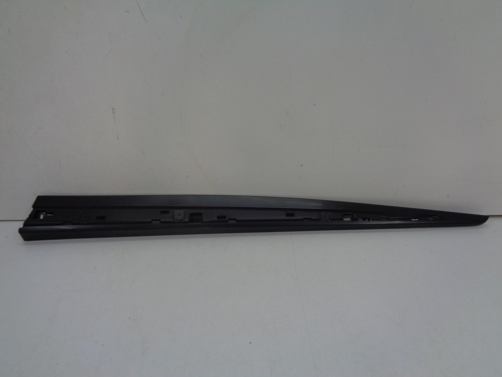 фото №1, Toyota yaris iii lift молдинг двері правий перед