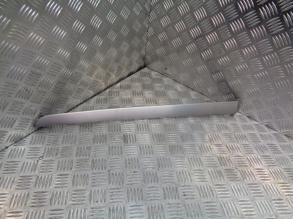 фото №1, Молдинг декоративная дверь правая audi a4 b7