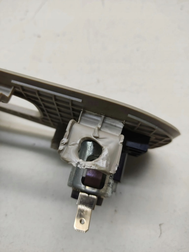 Разъём 12v задний  задний  mercedes-benz r w251 a1638200051 Недорого