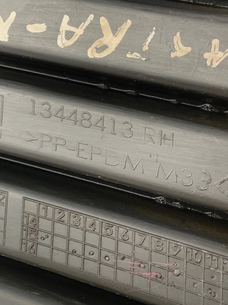 Решітка бампера права перед opel astra k Ціна