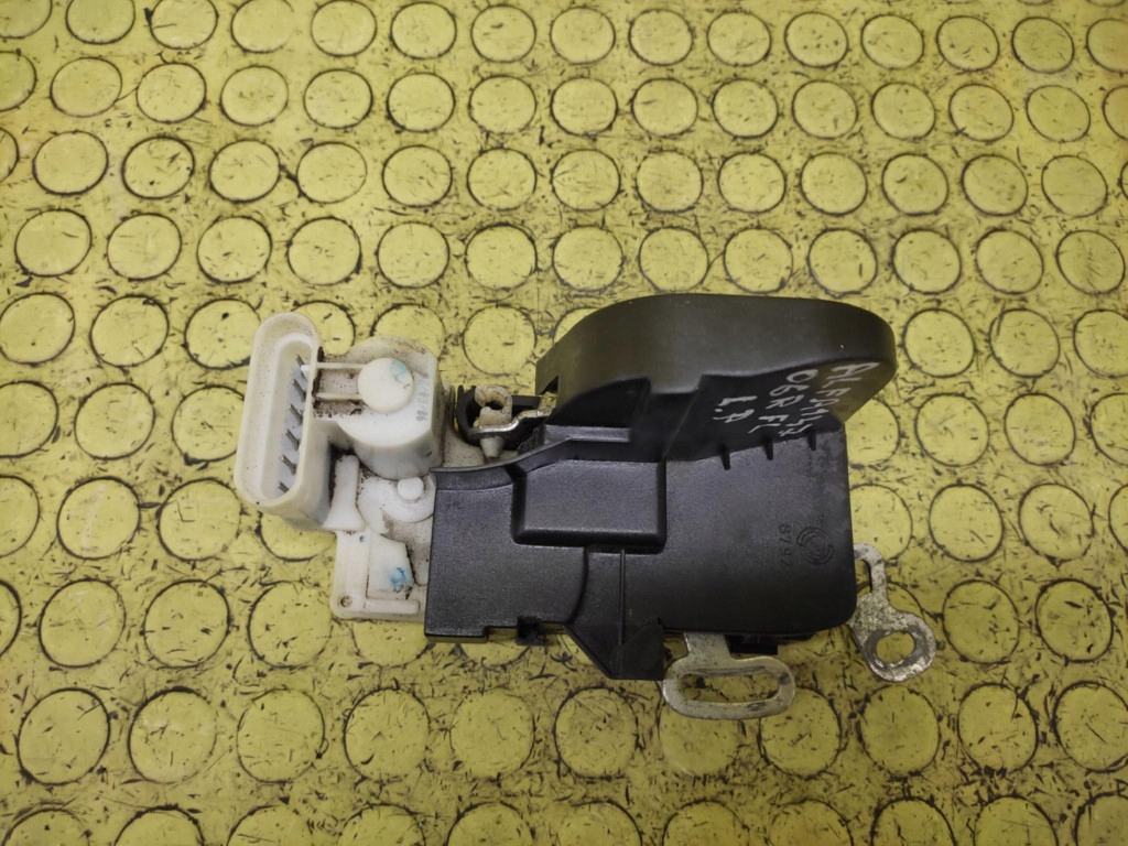 фото №1, Alfa romeo 147 замок двері лівий перед