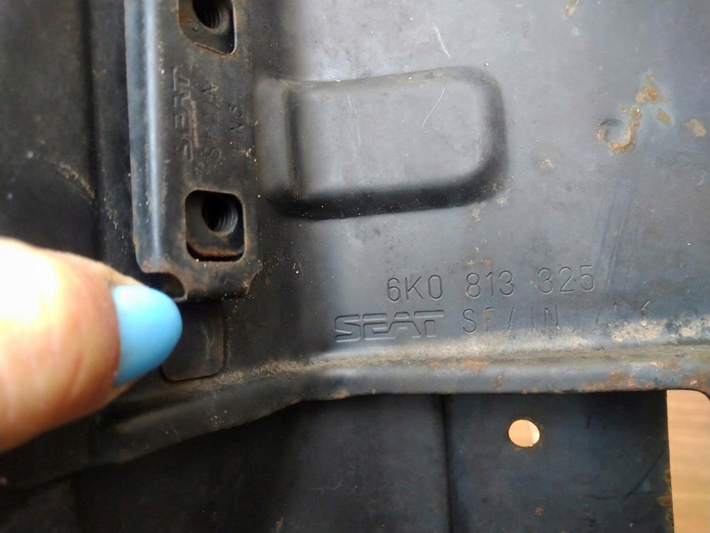 фото №8, Seat оригінальний номер 6k0813325
