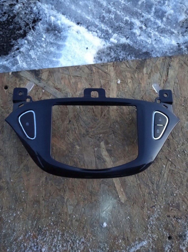 фото №1, Opel adam рамка радио 13352019