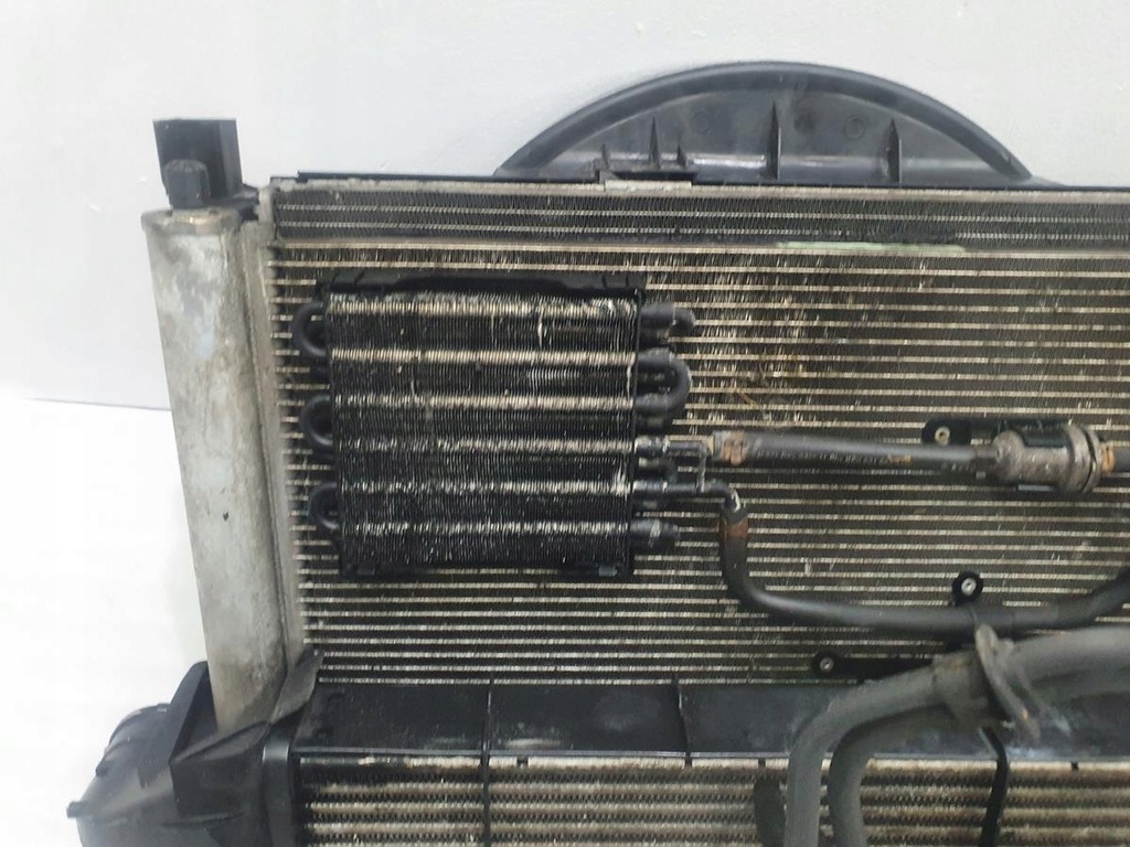 фото №12, Pas передній радіатор mercedes w203 a2035000293kz