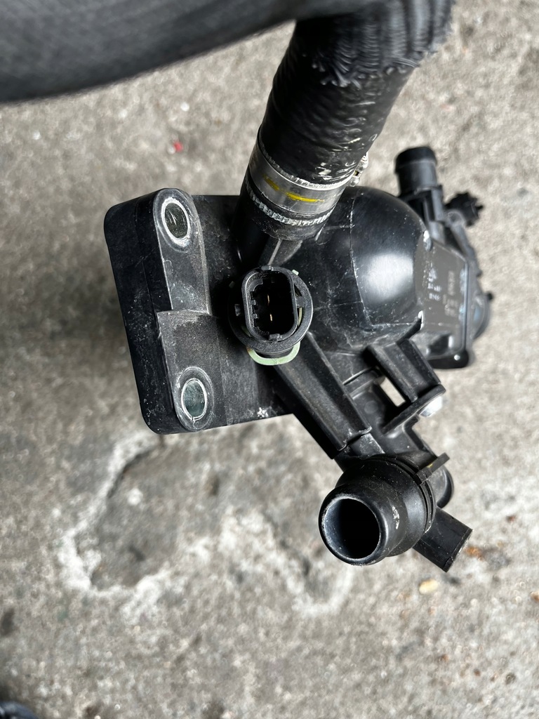 фото №5, 31 alfa stelvio giulia 2.2 корпус термостата