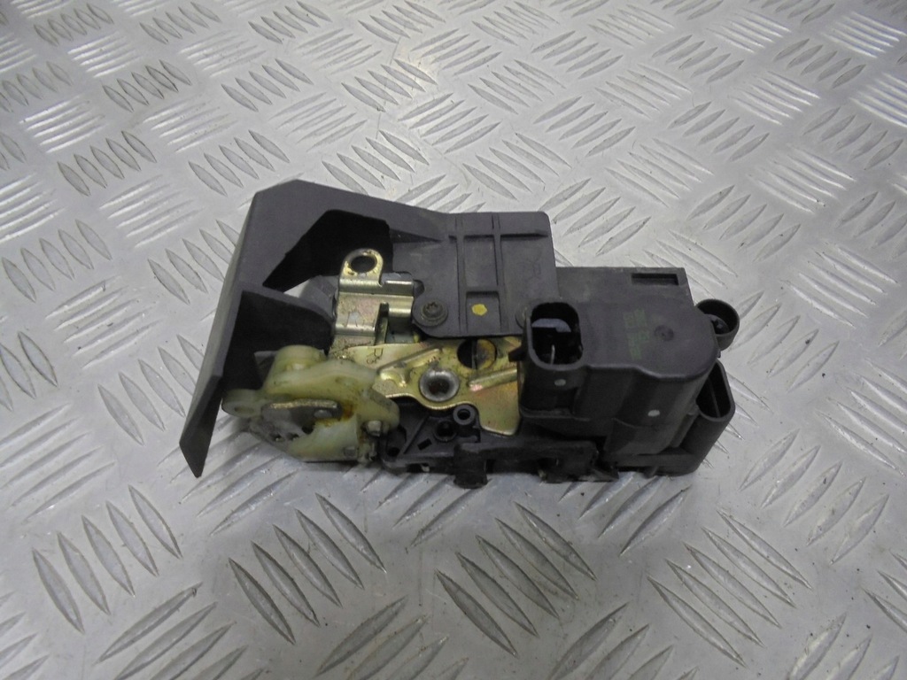 фото №1, Замок дверь правый перед alfa romeo 156 europa