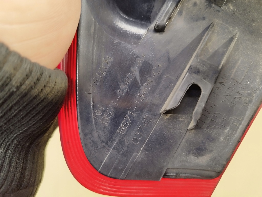 фото №9, Лампа правая задняя ford mondeo mk4 iv lift lata 2010-2014 hb 5 дверь крыло