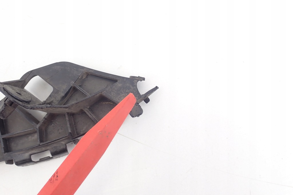 фото №7, Toyota corolla e15 07-13 напрямна бампера задня правий