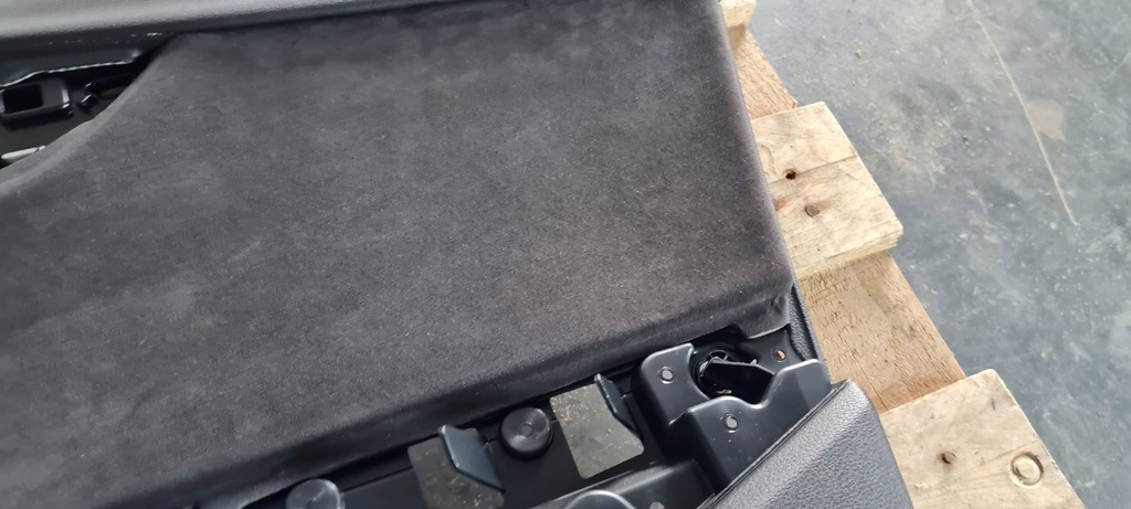 фото №7, S4 b9 8w a4 обшивка двері оббивка alcantara права правий перед 8w0867104ad