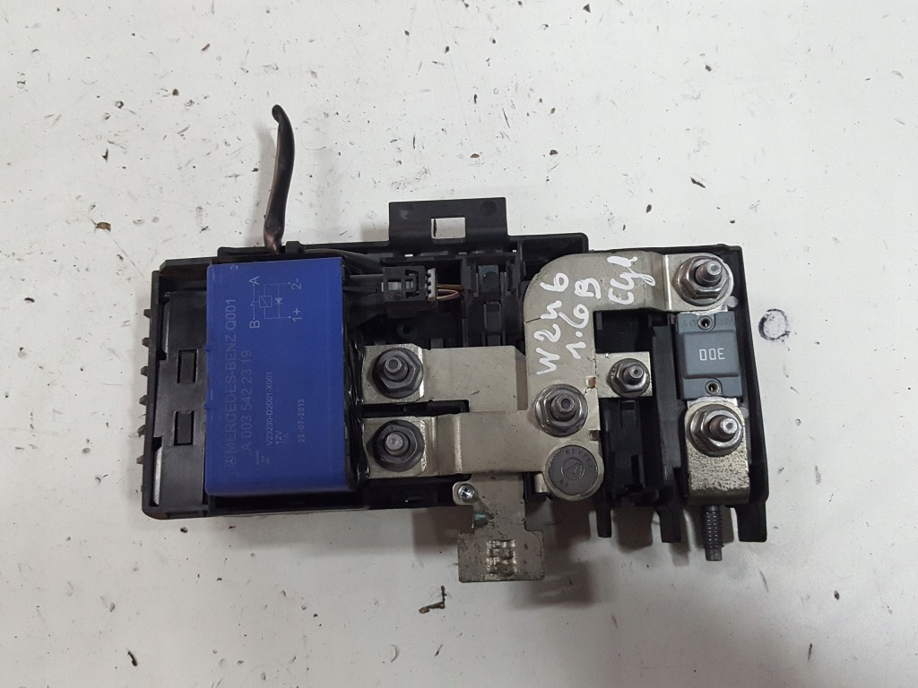 фото №1, Mercedes b w246 1.6 b cgi модуль аккумулятор