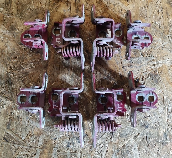 фото №1, Петли дверь правый перед dodge caliber красные