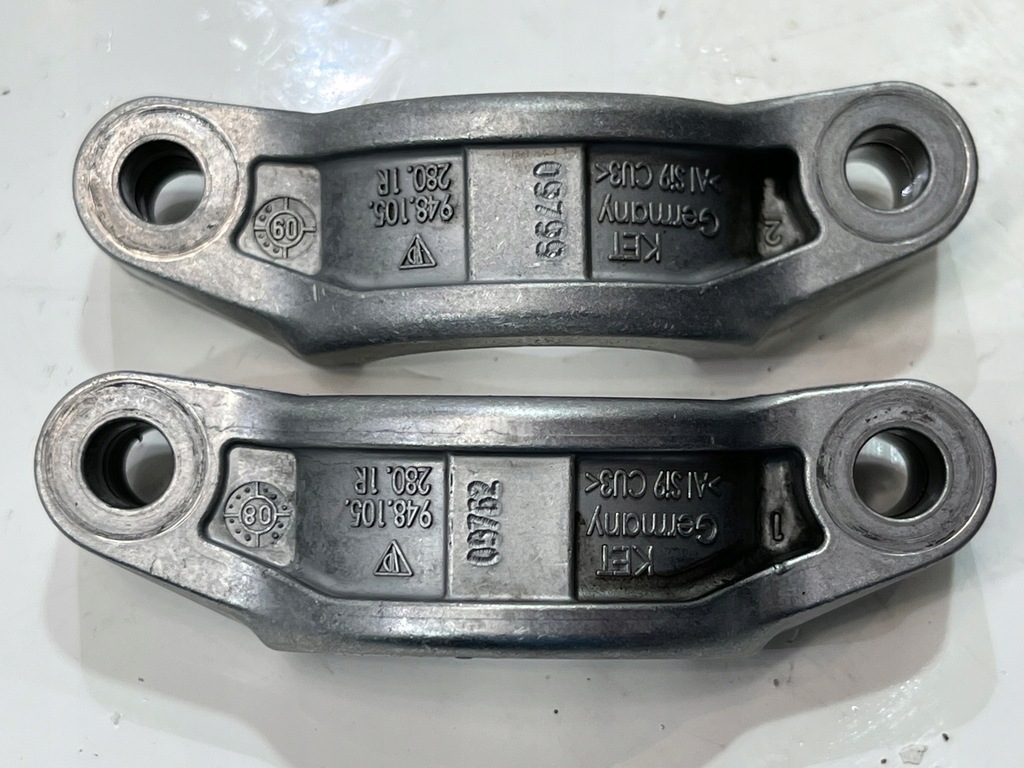 фото №1, Подножка кронштейн вала распределительного вала panamera 970 4.8