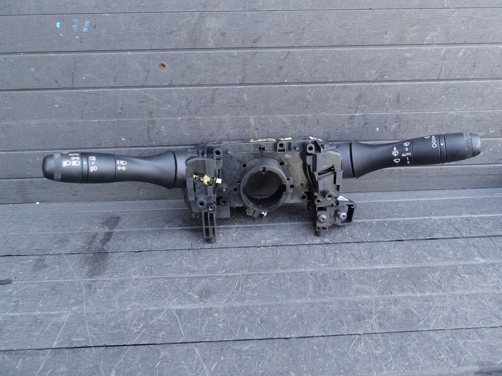 фото №1, Dacia logan iii 2021 переключатель комбинированный europa