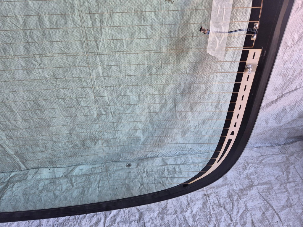 фото №11, Tesla model s plaid 21- стекло задняя + свет стоп org