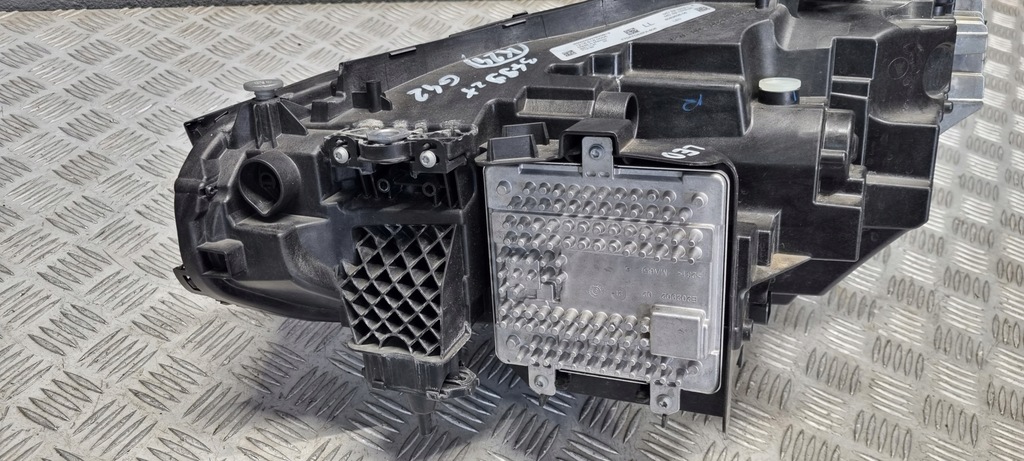 фото №13, Bmw оригинальный номер 8083636 2' g42 лампа правая перед led комплектная km