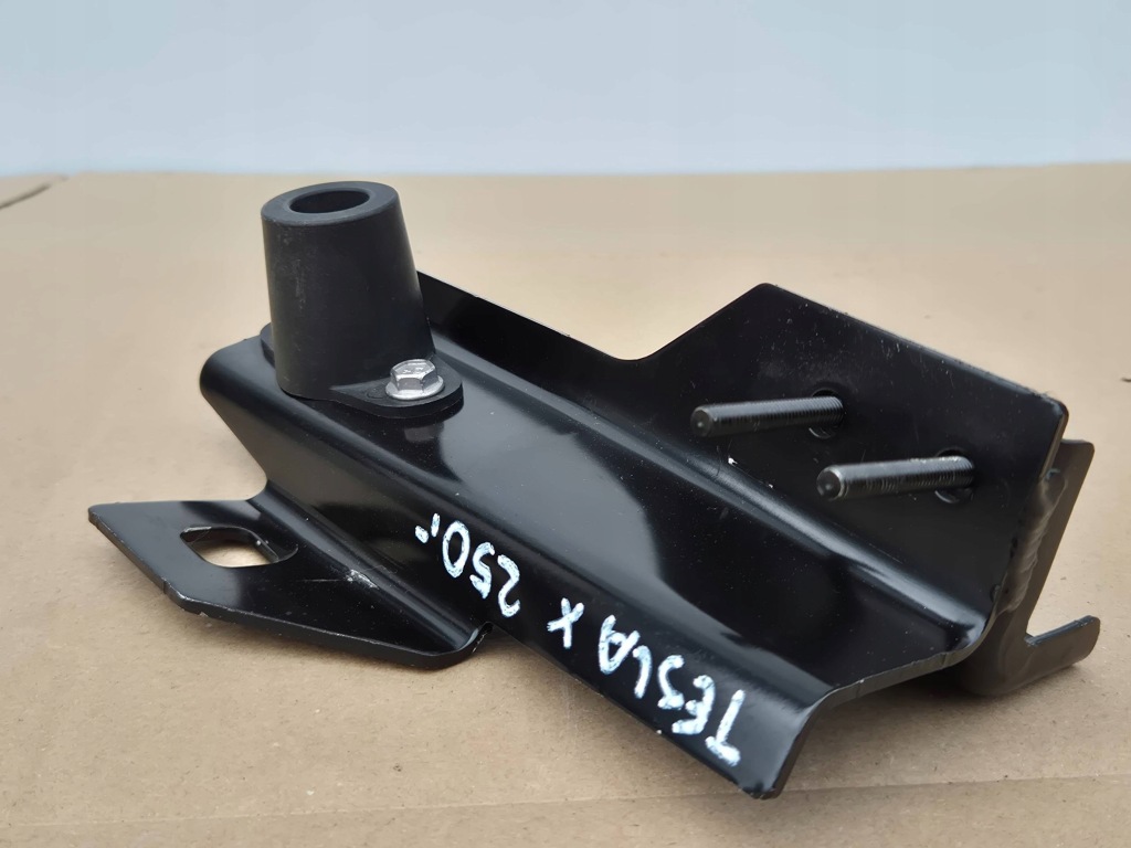 фото №6, Tesla model x 15- правий нижній панель кріплення радіатора 106142500c