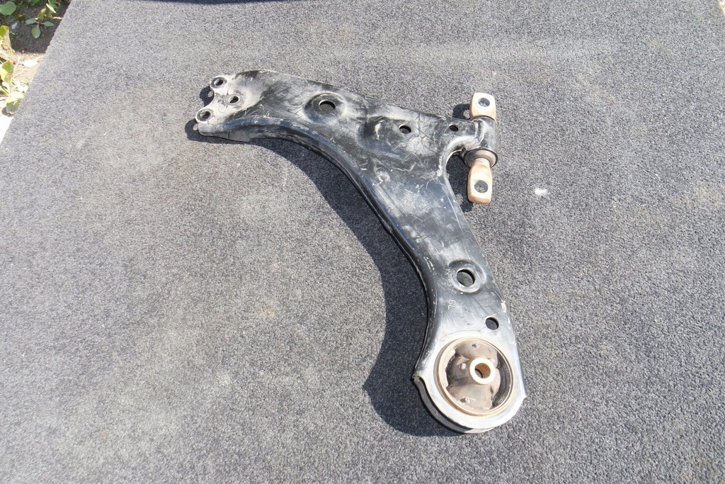 фото №1, Lexus rx v 2024 ліва сторона нижній важіль передній