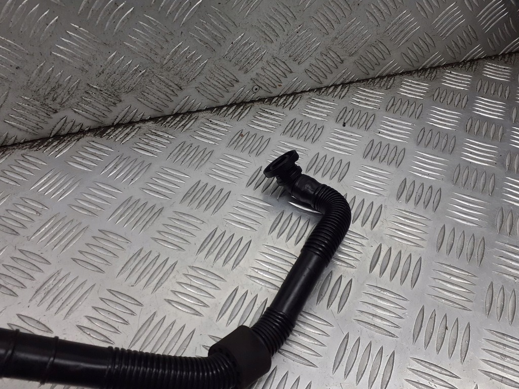 фото №3, Шланг трубка вентиляция картера audi a3 8l 1.8