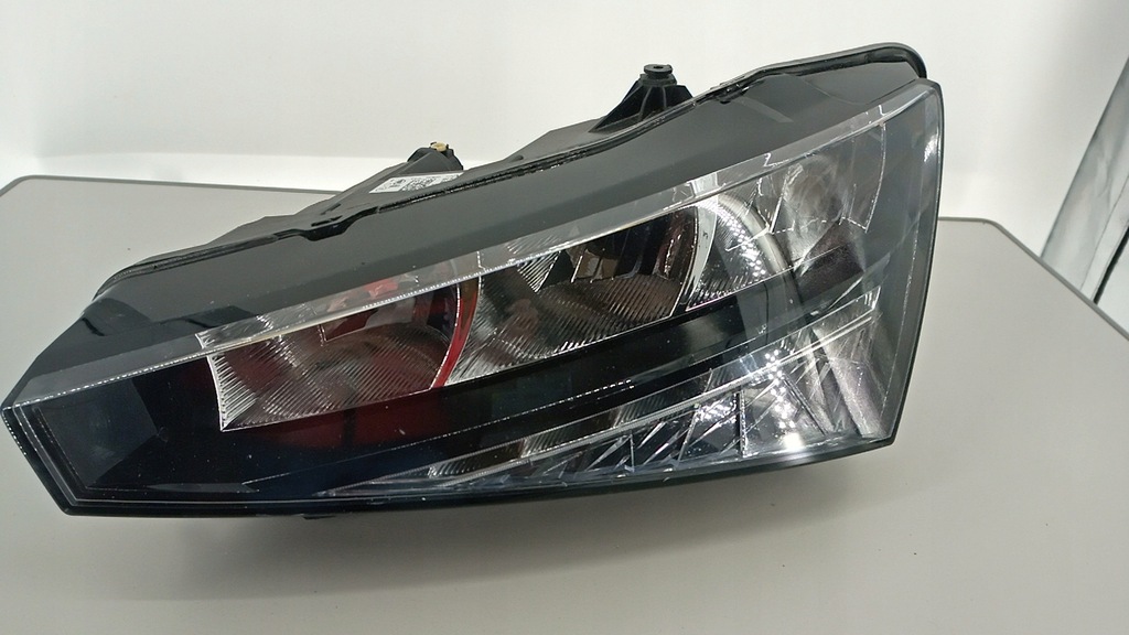 фото №1, Skoda scala лампа передняя левая 90176071