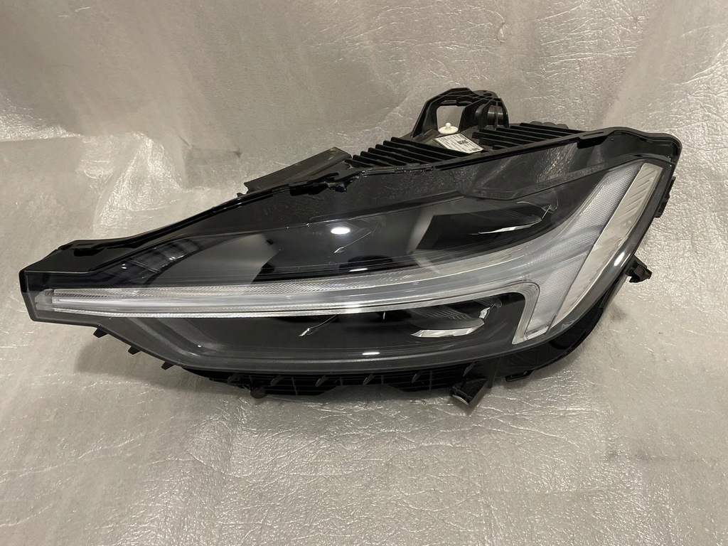 фото №1, Лампа volvo xc60 lift mid led