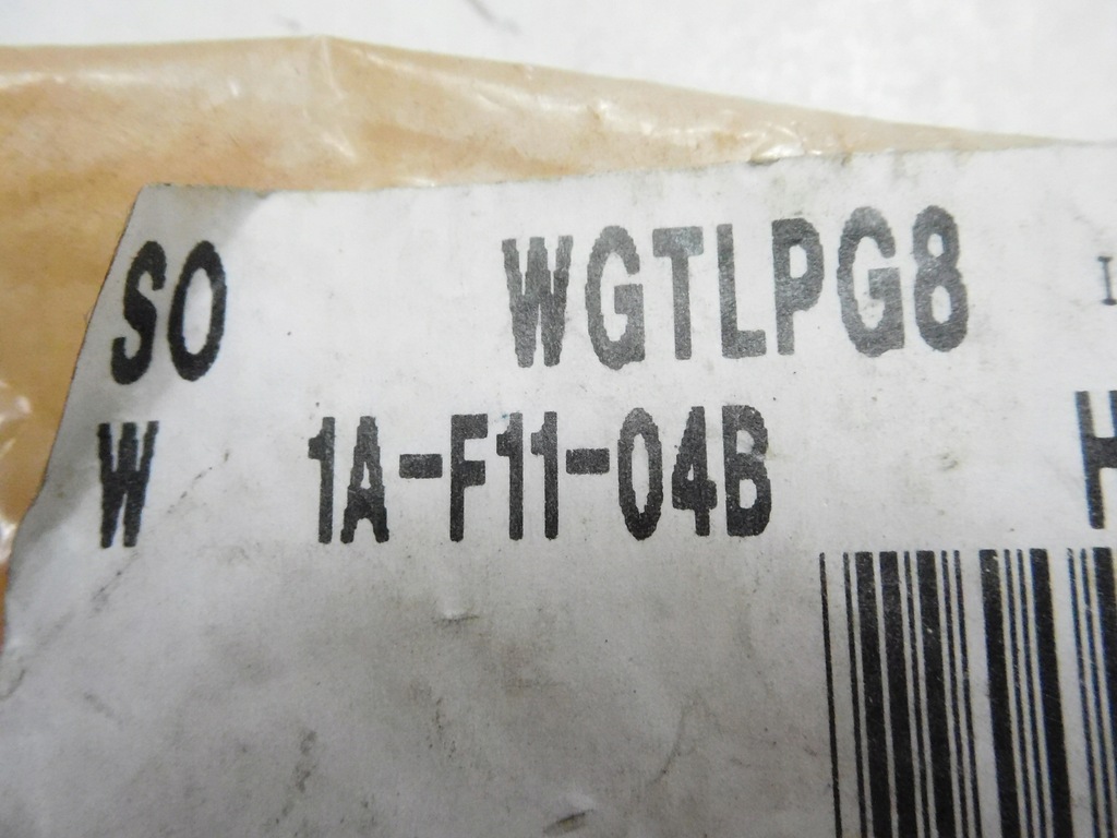 фото №6, Клапан, крышка масляный mazda оригинальный номер rf01 10 305a