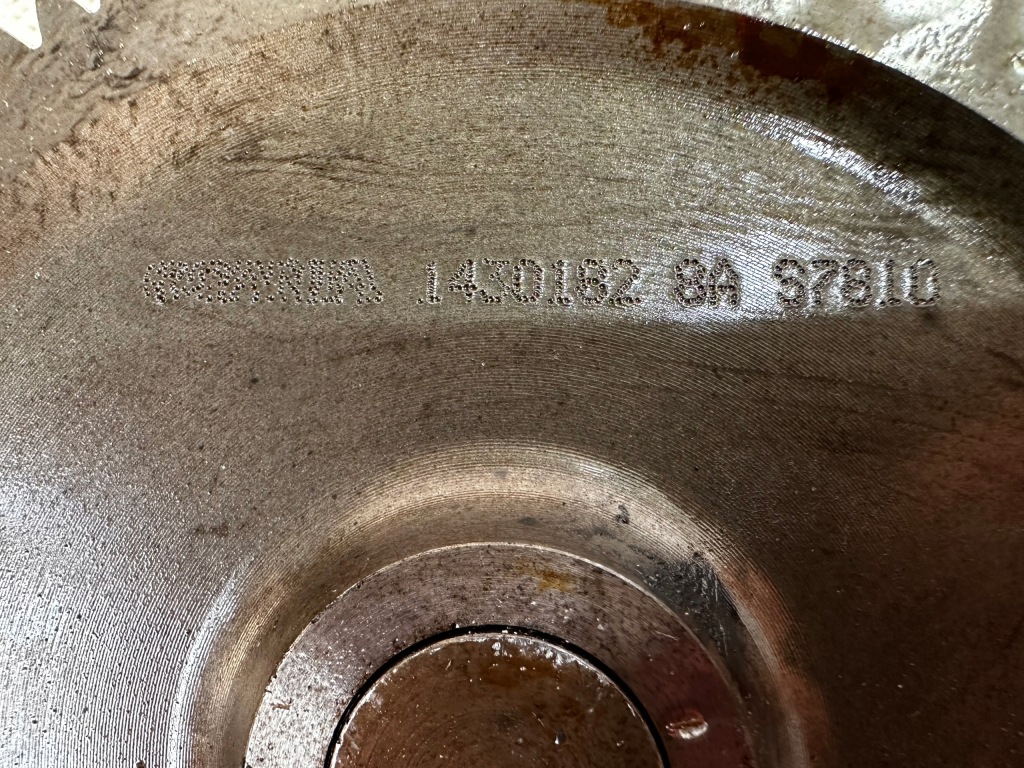 Насос оливи scania r 1448659 1430182 1385573 Недорого