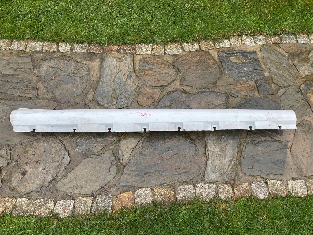 фото №1, Audi a3 s3 8p молдинг поріг права 8p3853860 оригінал