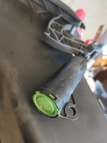 фото №9, Полка бардачок пассажира ford focus mk2 4m51a06044