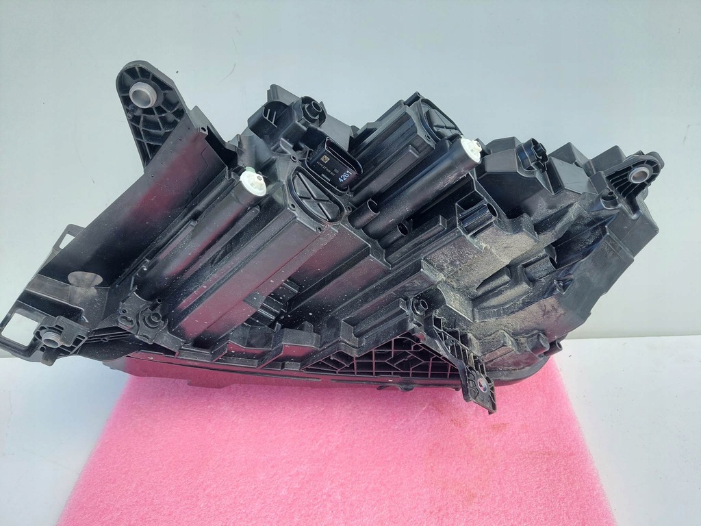 фото №10, Skoda enyaq лампа правая перед передняя full led