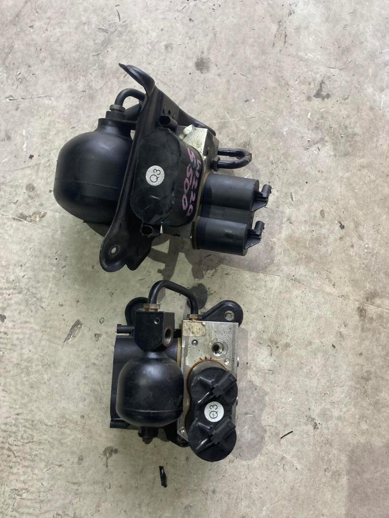 Купити Mercedes sl cl s w230 55 amg клапани abc