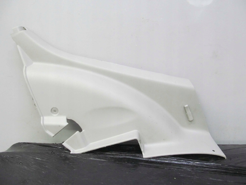 Купити Lexus rx 2 оббивка карта багажника задній права 03/09