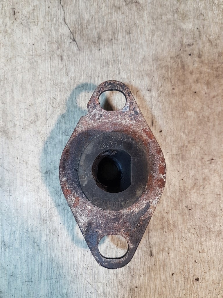 фото №1, Подушка кронштейн коробки renault kangoo i 1.9dci