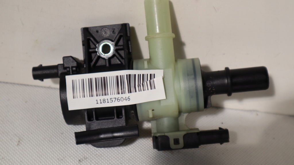 Volvo v60 ii 2.0 t6 plug in hybrid клапан паров топлива 32139918 Недорого