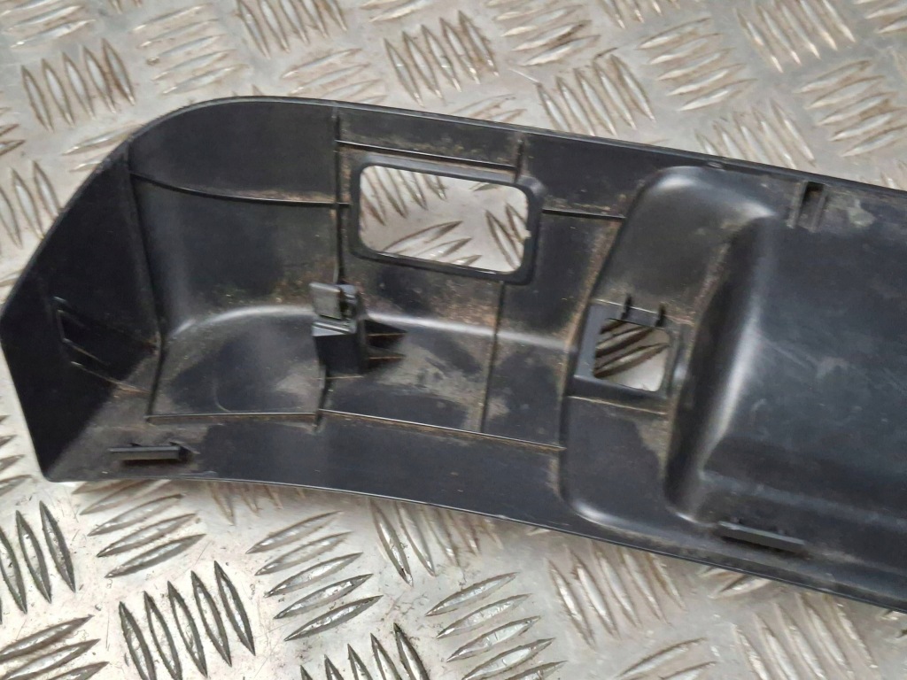 Накладка поріг багажника mercedes-benz gla w156 x156 a1567400272 Оригінал