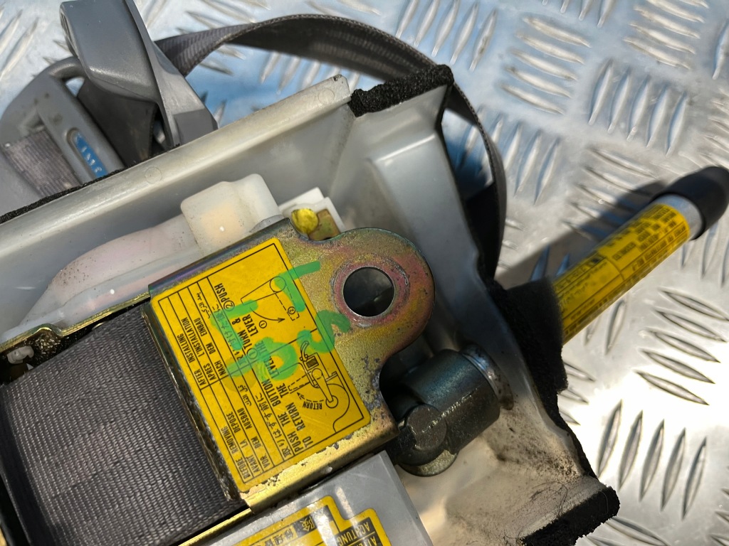 Lexus ls ii ls400 95- pas безпека лівий перед Ціна