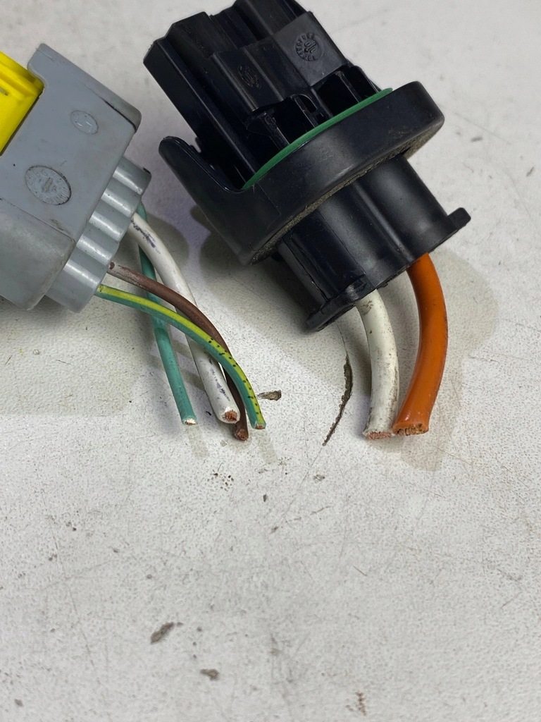 фото №6, Роз'єми штекер колодка коробка запобіжників bsm r02 citroen c5 iii x7