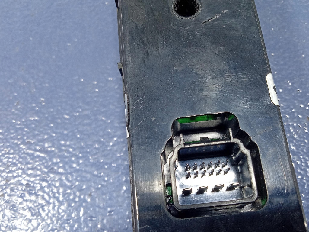 фото №6, Kia carnival ii vq 06- панель переключатель окон левый перед 93570-4d000