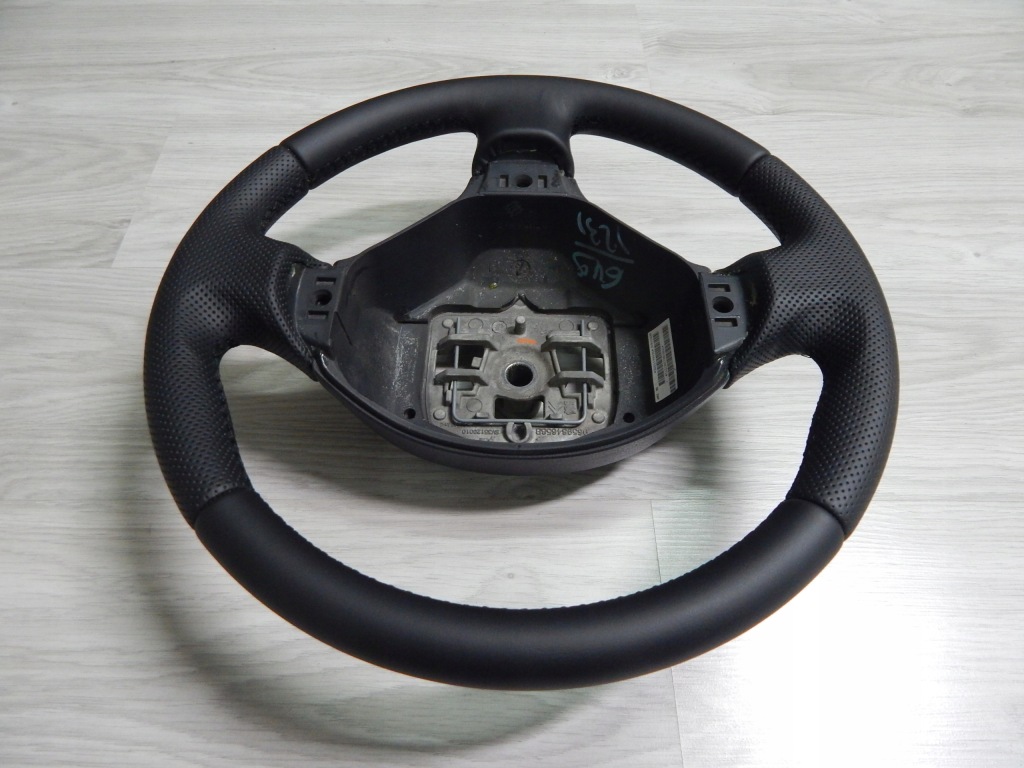 Peugeot 3008 5008 - руль новая кожа обшивка prosimy czytać описание Недорого