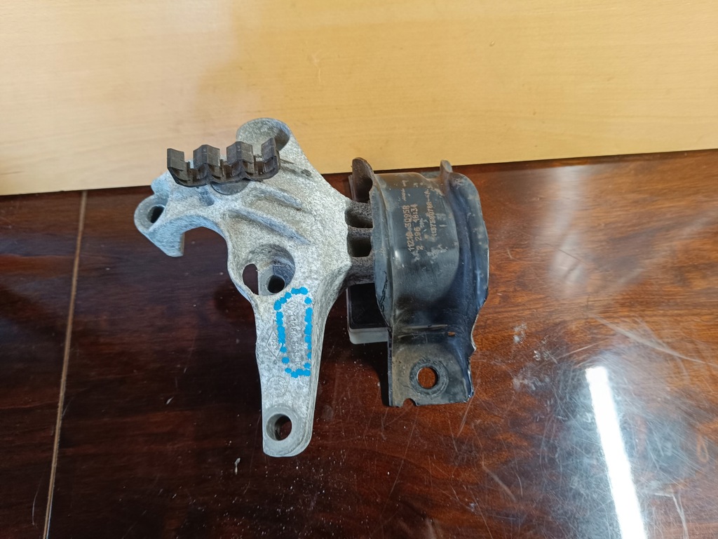 фото №1, Кронштейн двигателя renault clio iv captur sandero ii 112845638r