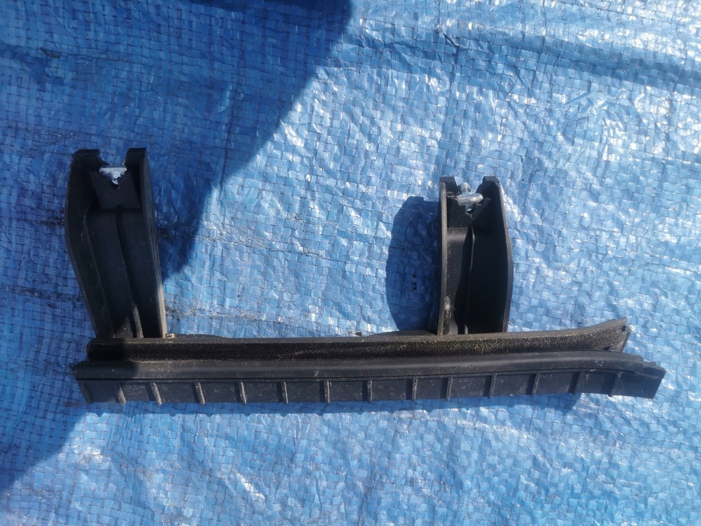 фото №1, Panda iii направляющая стекло левый перед 51843294